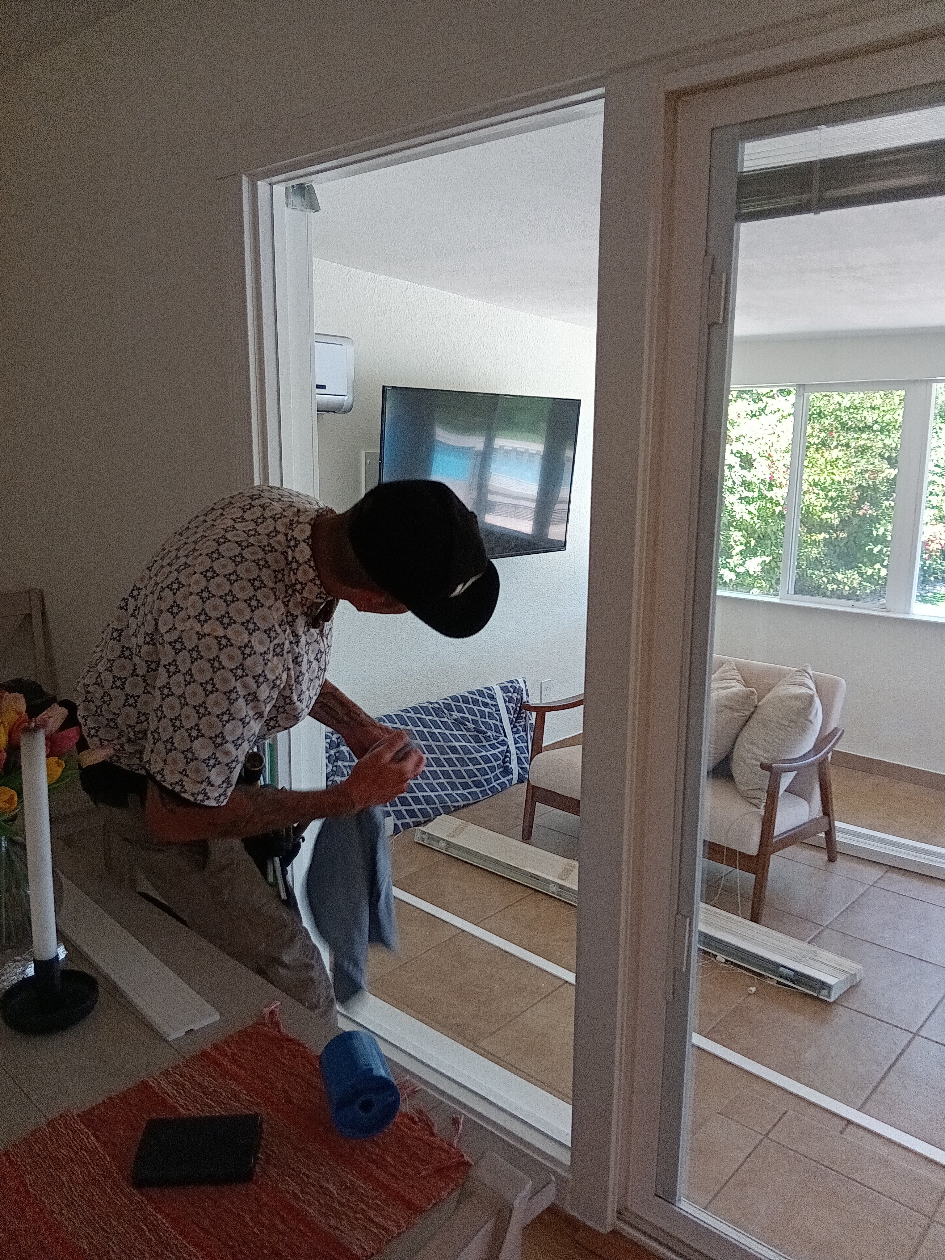 Interior/exterior window cleaning service